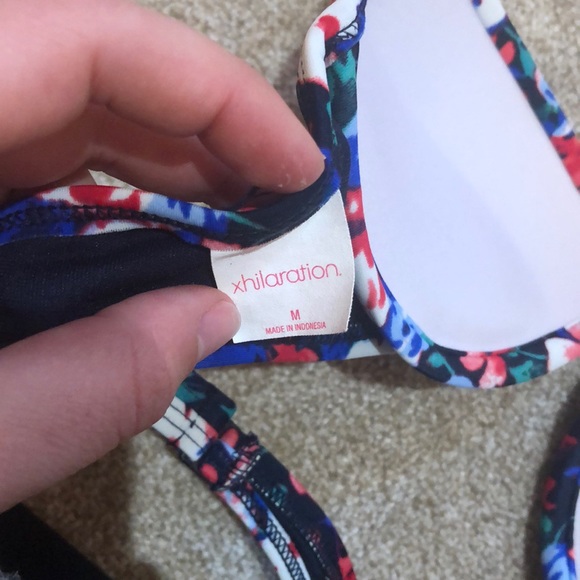 Bikini - Picture 6 of 8